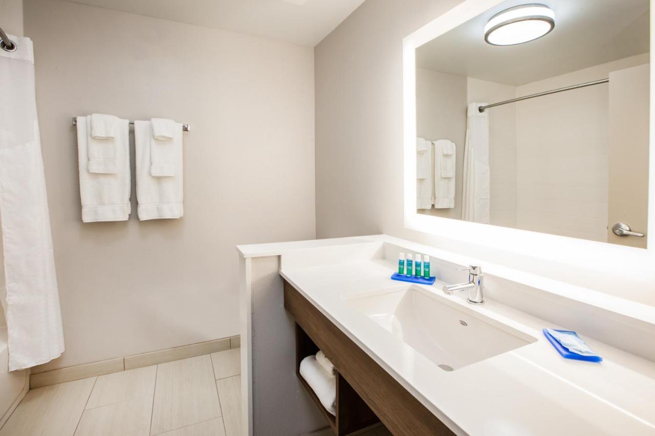 Holiday Inn Express Hotel & Suites Boston - Marlboro By Ihg Hudson Exteriör bild